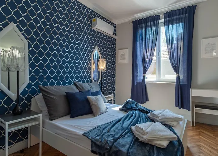 Midnight Blue * Burgas Stad