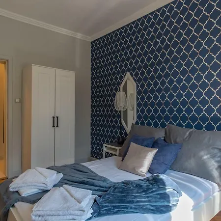 Apartment Midnight Blue